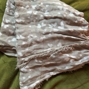 Tilo Heart Ombré Grey Scarf